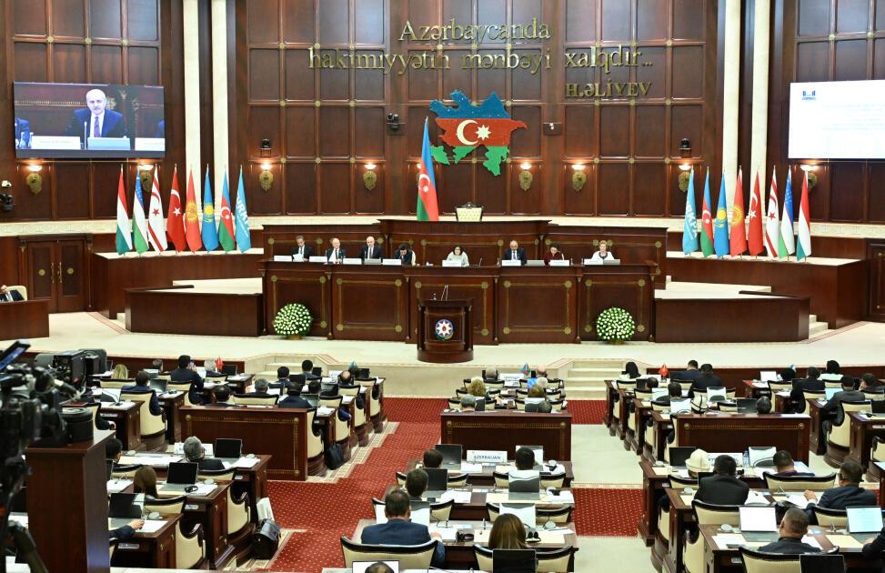 Deputatlar yay tətilini harada keçirəcək? - SORĞU