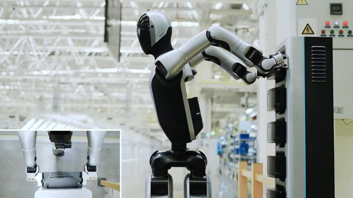 Öz batareyasını dəyişdirə bilən ilk robot hazırlanıb - VİDEO