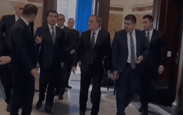 Azərbaycan nümayəndə heyəti Ağ Evə yola düşür - VİDEO