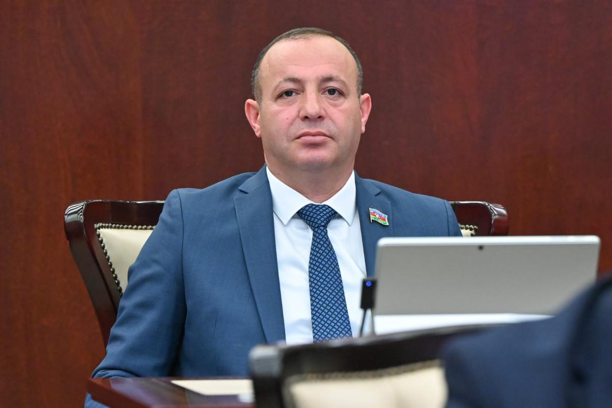 Əli Kərimli XXI əsrin Əliheydər Qarayevi rolunda çıxış edir- Deputat Vasif Qafarov