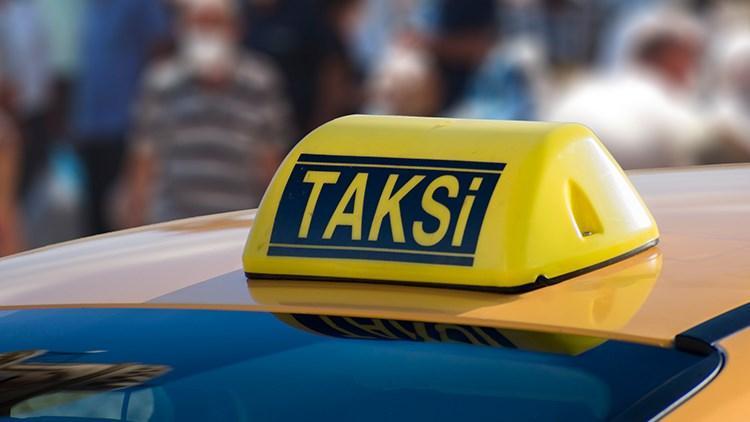 Futboldan uzaqlaşdı, indi taksi sürür - FOTO