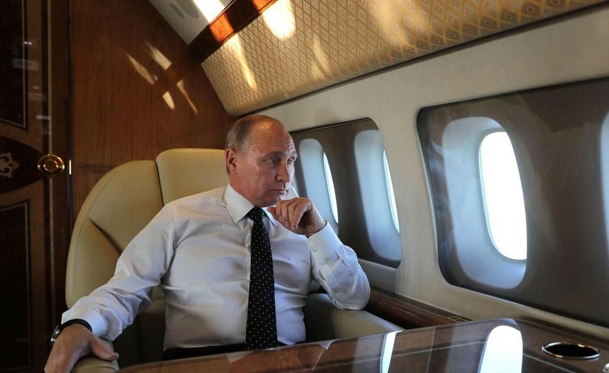 Putinin təyyarəsi Alyaskaya eniş etdi