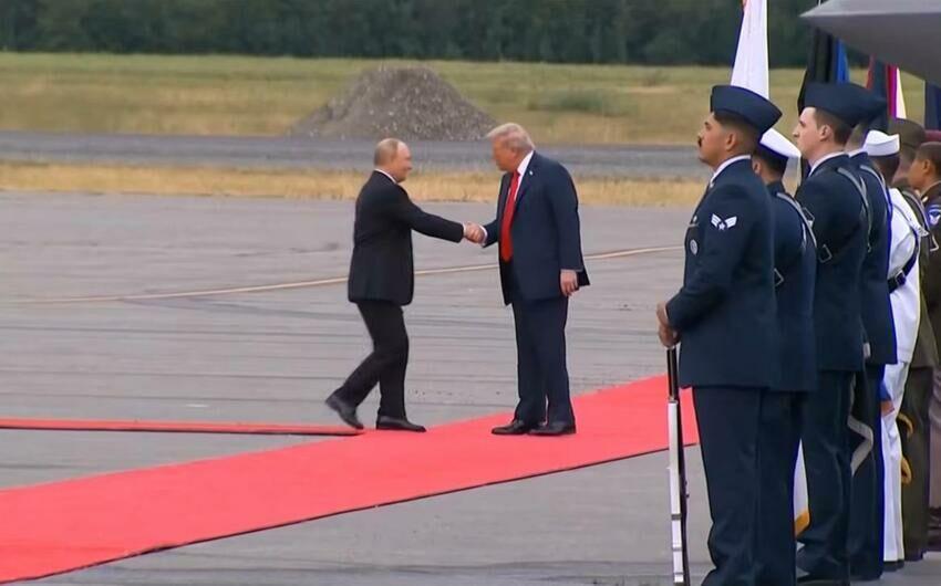Tramp və Putinin görüşü başladı - VİDEO