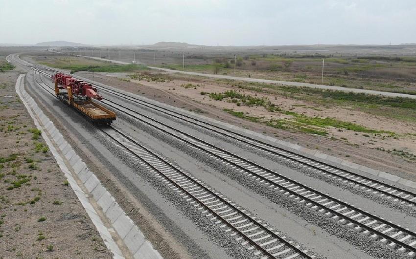 Türkiyə ilə Azərbaycanı birləşdirəcək dəmiryolu xəttinin təməli qoyuldu