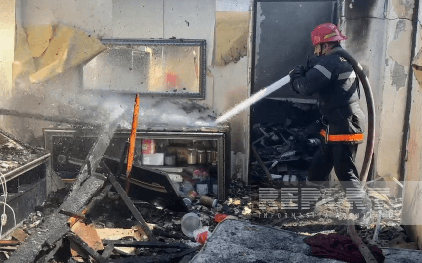 5 otaqlı ev yanaraq kül oldu