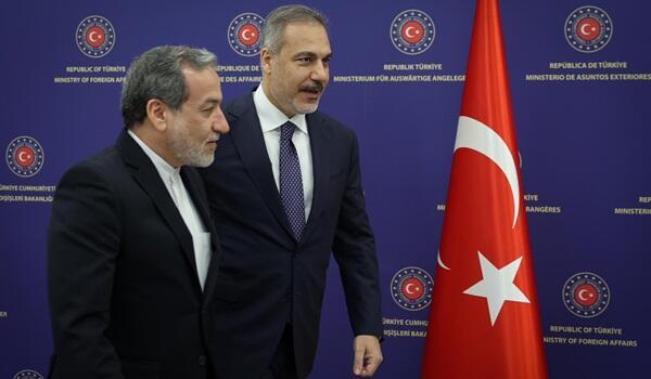 Hakan Fidan Abbas Arakçı ilə görüşdü