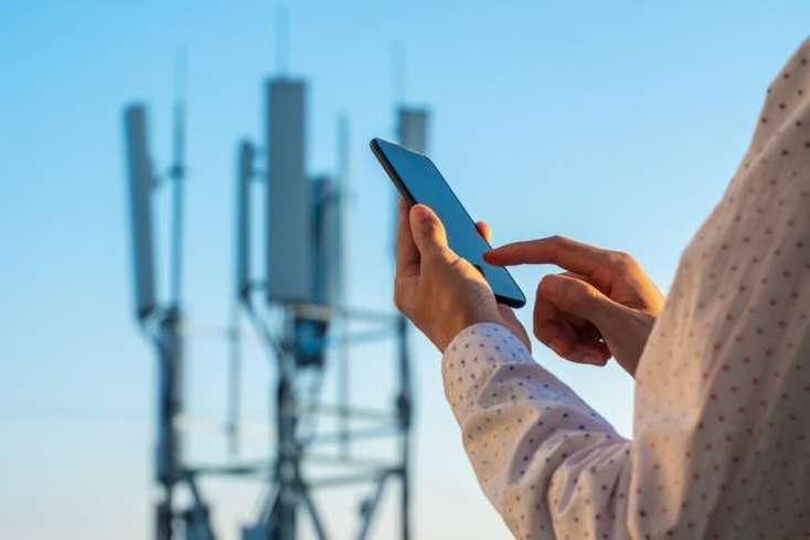 Azərbaycanda mobil telefon abunəçilərinin sayı açıqlandı