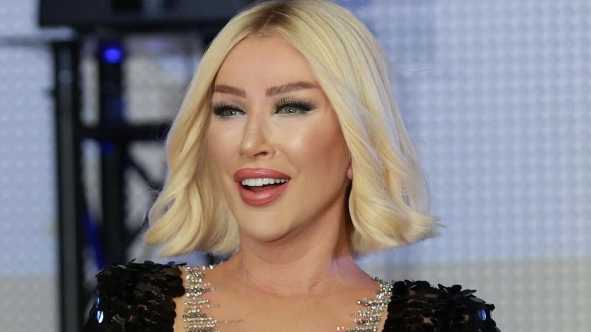 Seda Sayanı aldadıb 35 minini aldılar