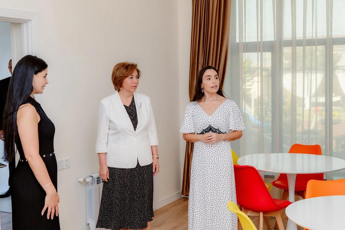 Leyla Əliyeva Sosial Reabilitasiya Mərkəzi ilə tanış oldu - FOTOLAR