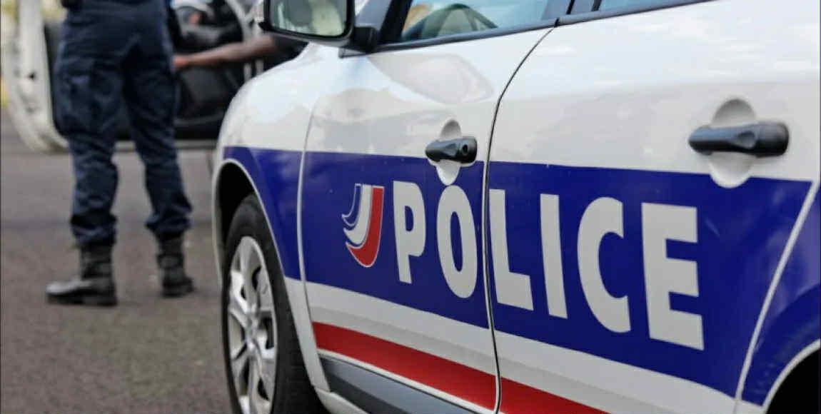 Alt paltarında milyonluq qızıl keçirmək istədi - Polisə yaxalandı