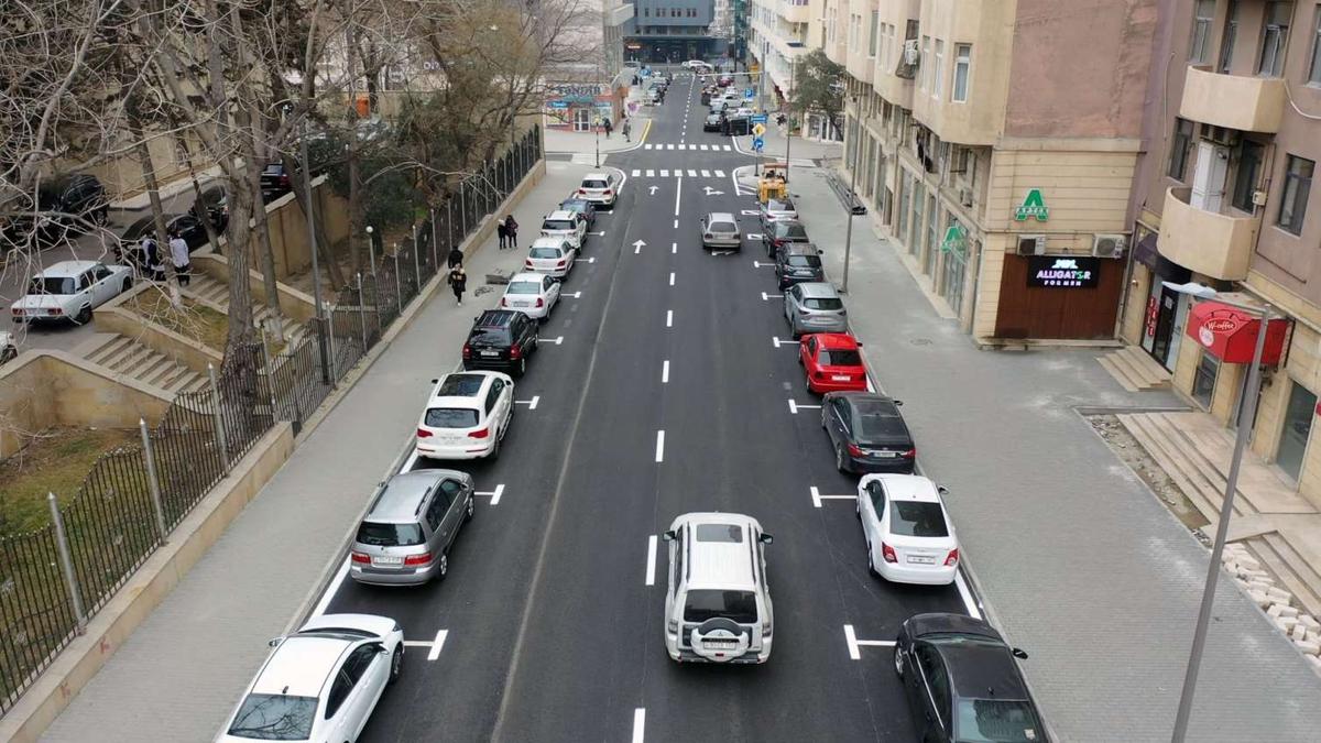 Bu küçədə yol hərəkətində dəyişiklik edilir