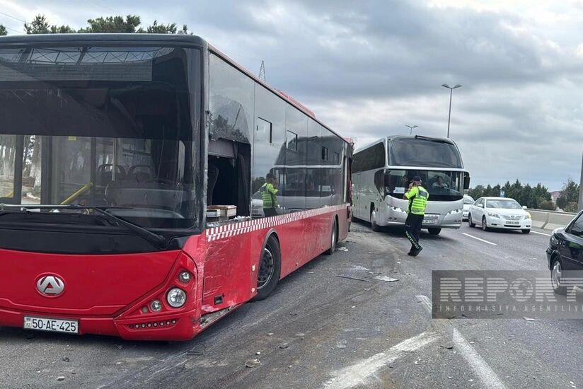 Bakı-Quba yolunda avtobus yük maşını ilə toqquşdu: Xəsarət alanlar var