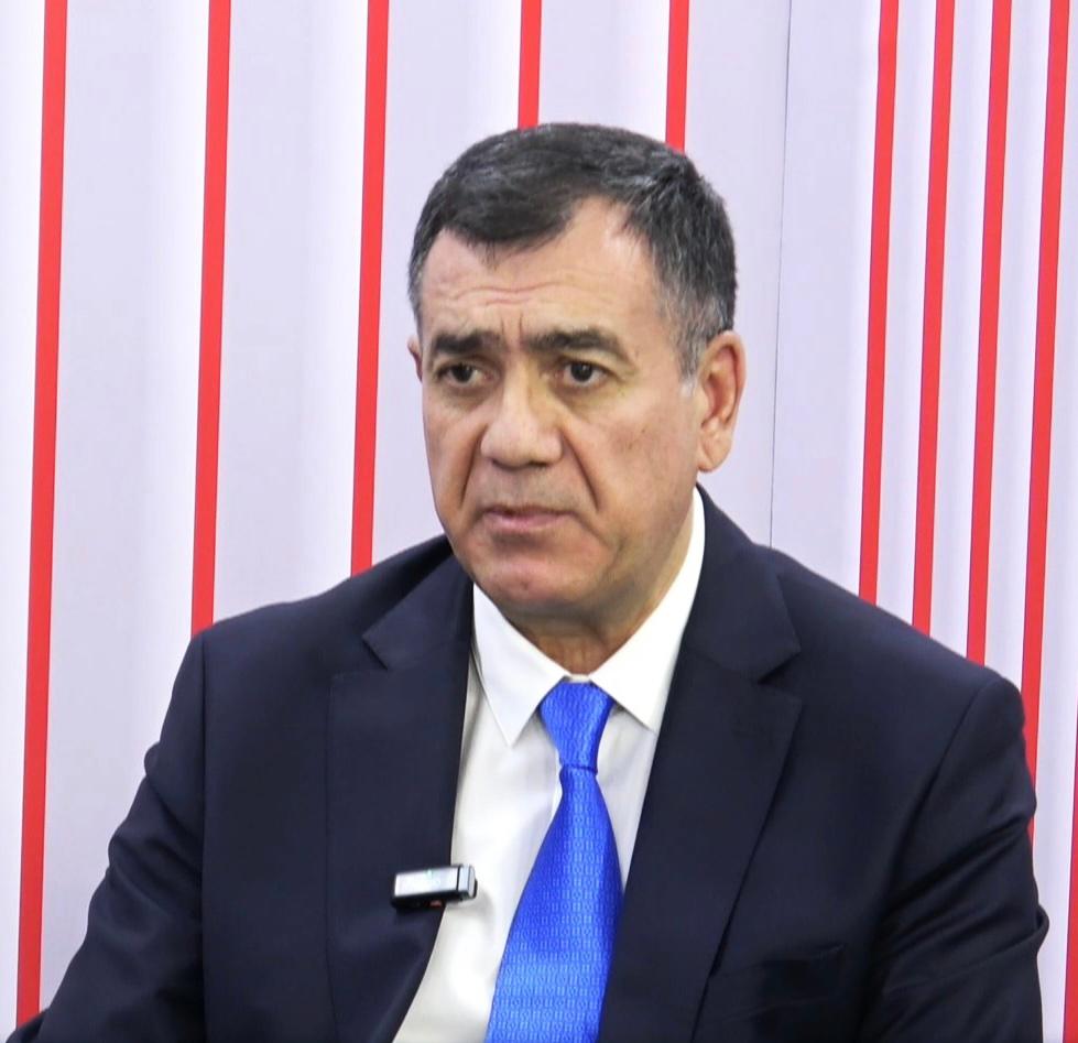 “Kimin əlinə səlahiyyət keçirsə, birinin “başın kəsir”, digərini istismar edir”