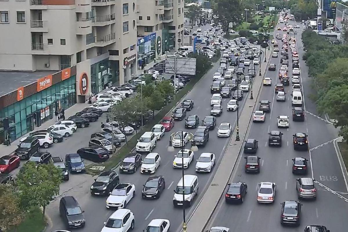 Bakıda sıxlıq olan yollar -SİYAHI