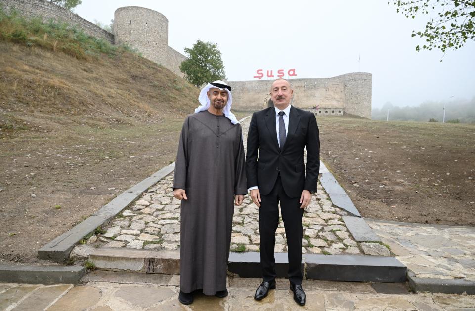 İlham Əliyev və BƏƏ Prezidenti Şuşa qalasının önündə FOTO ÇƏKDİRDİLƏR