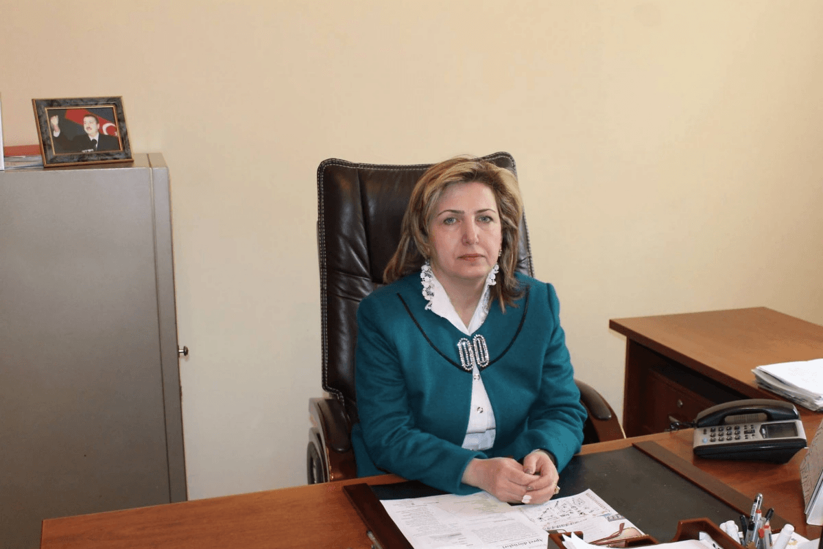 Məktəb direktorunun pul yığması iddiası ilə bağlı araşdırma aparılacaq