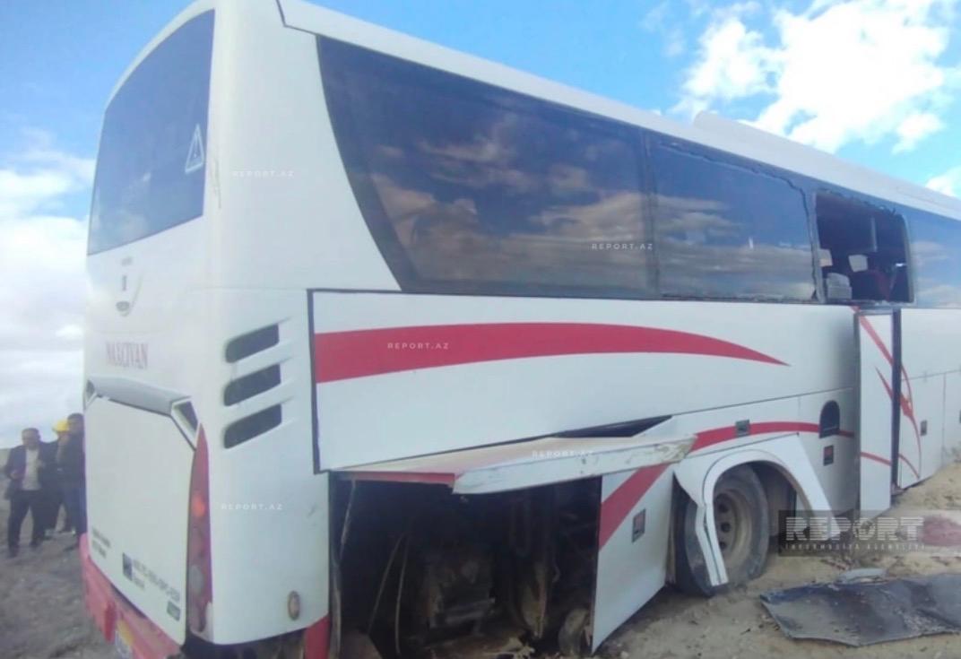 Naxçıvanda avtobus dərəyə aşıb, 15-dən çox sərnişin xəsarət alıb