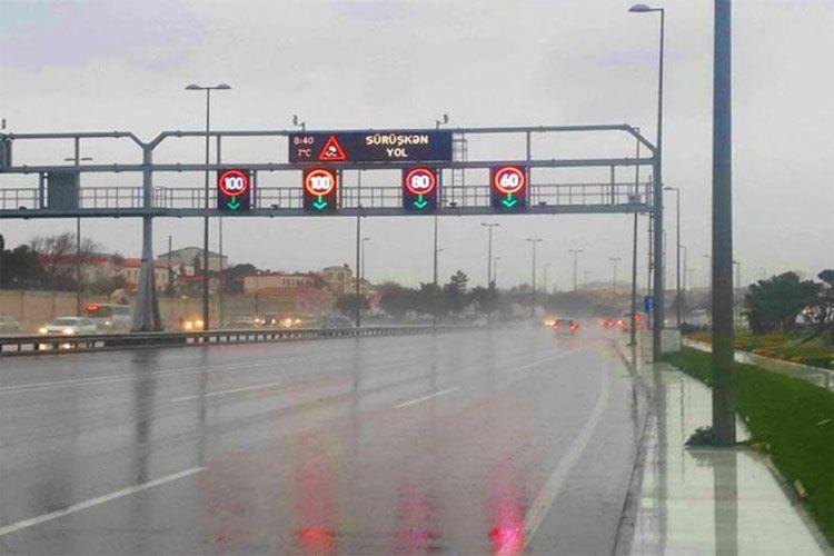 Yağışlı havaya görə Hava Limanı yolunda sürət həddi endirildi