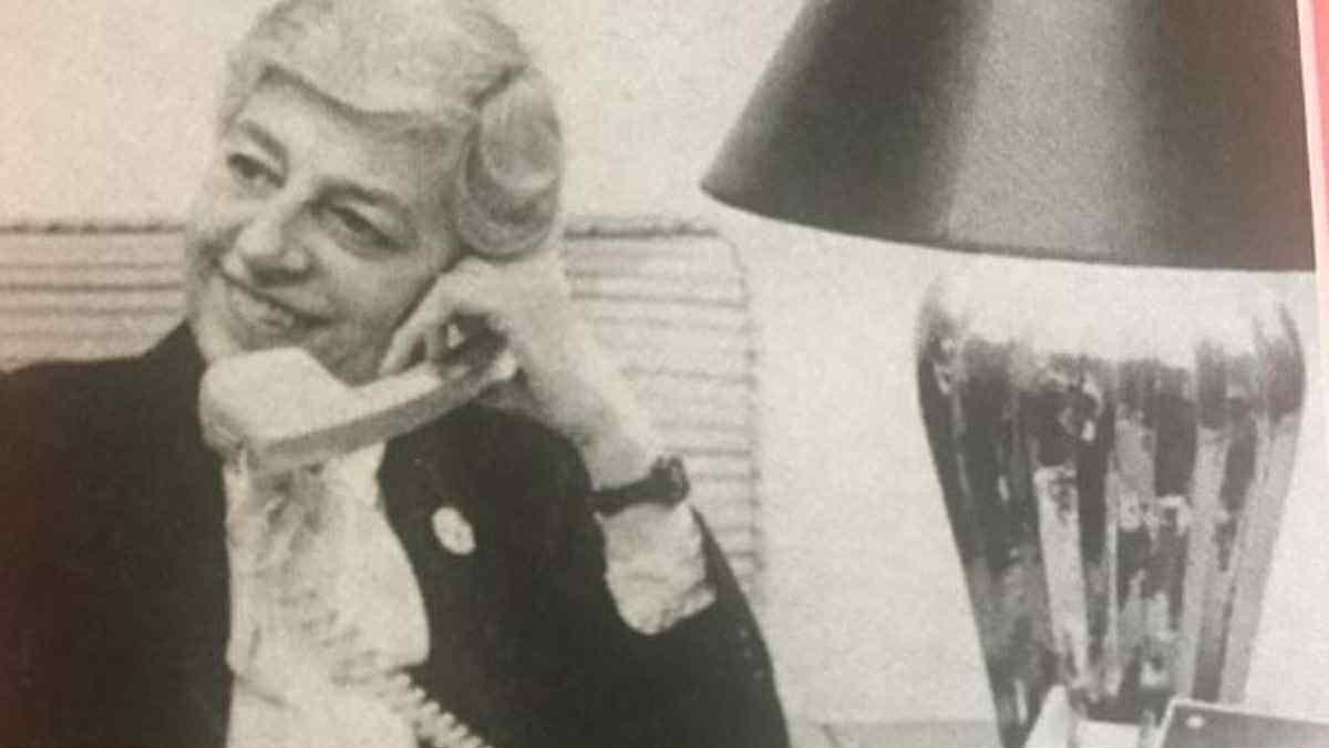 Müdürlərinin sərmayələrini kopyalayaraq milyonçu olan katibənin maraqlı hekayəsi
