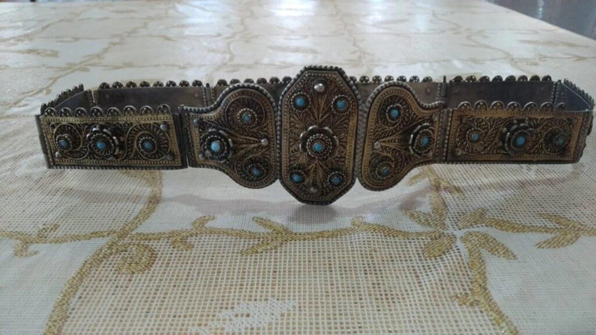 Bakıda fantastik qiymətə kəmər satılır – FOTO