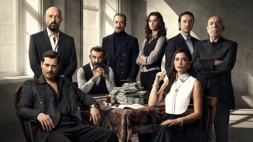 "Eşref"in "Rüya"sı güzgü qarşısında poza verdi - FOTO