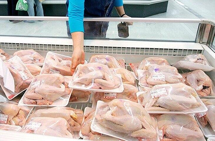 Marketdən alınan toyuğun içindən görün nə çıxdı - FOTOLAR