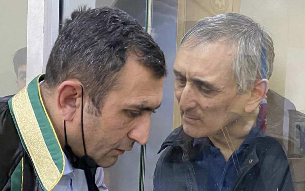 Tanınmış vəkilin fəaliyyəti dayandırılıb