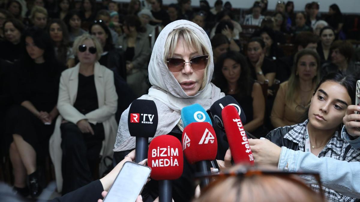 “Biz Əminə xanımın səsi ilə böyüdük” – Brilliant Dadaşova