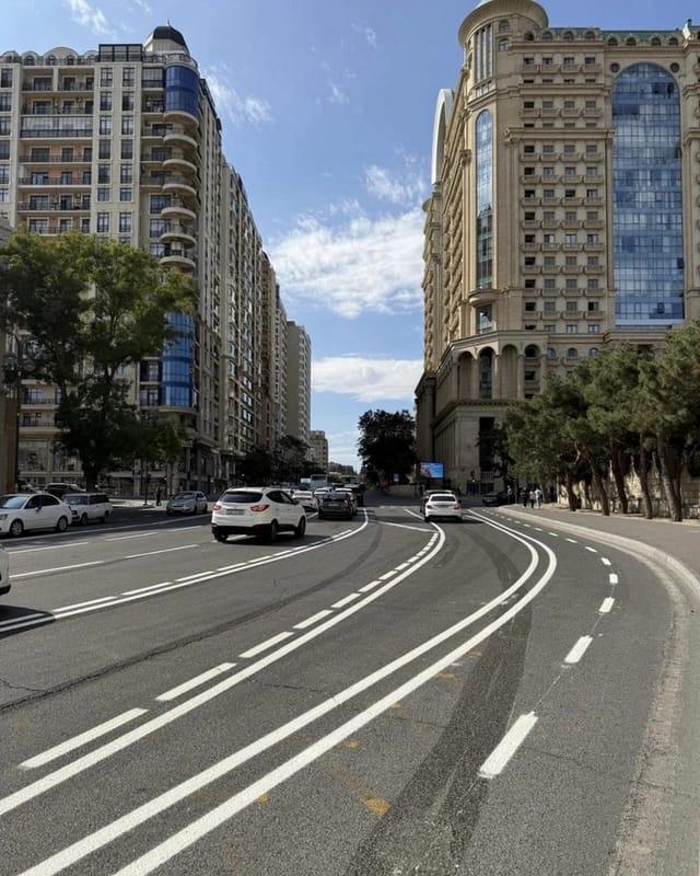 Bakının bəzi küçələrində mikromobillik zolaqları təşkil edilir