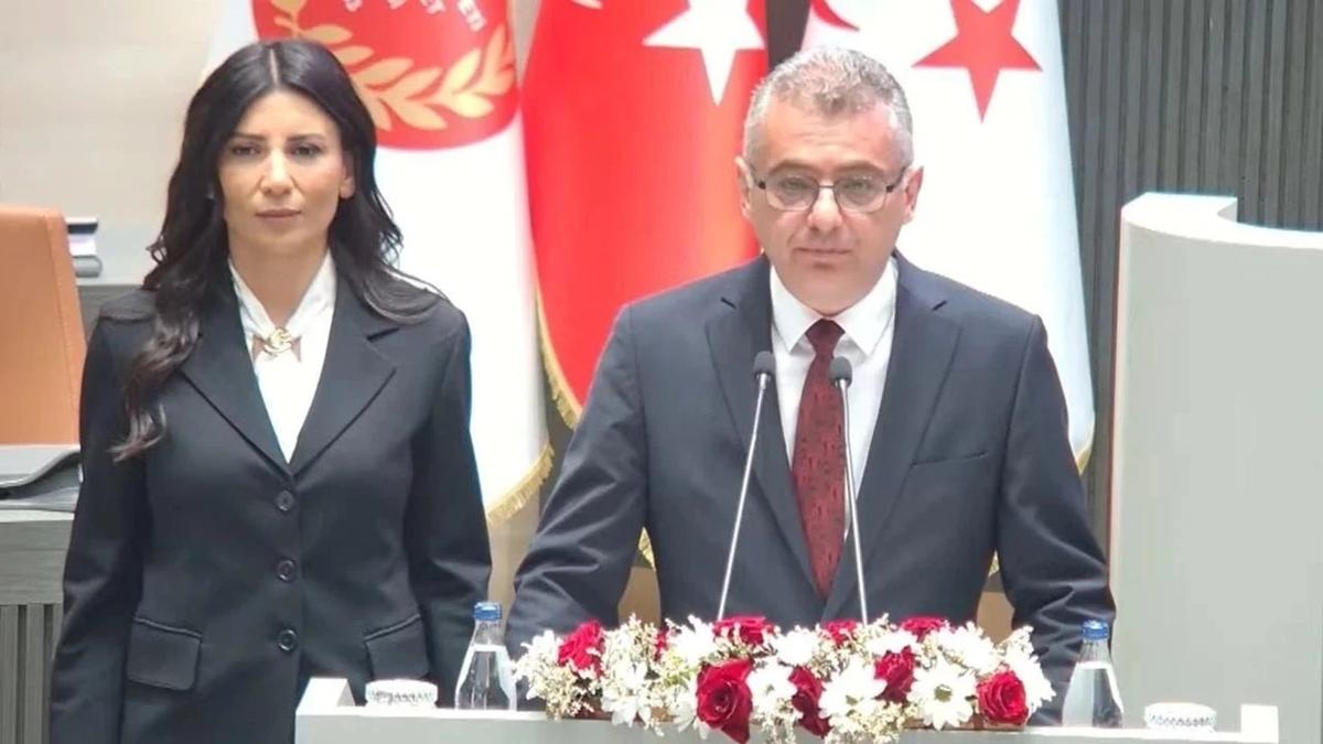 Tufan Erhürman prezident kimi and içdi
