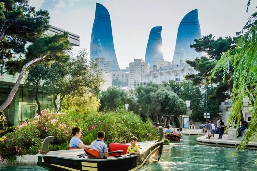 Azərbaycana yayda gələn turistlərin sayı azalıb
