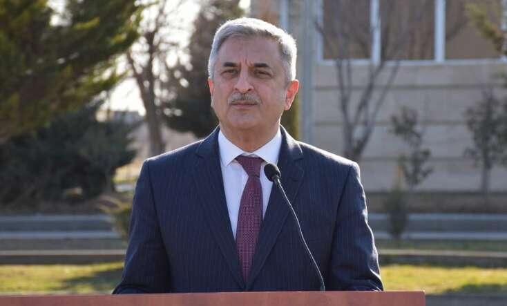 Bu icra başçısı özünə müavin axtarır