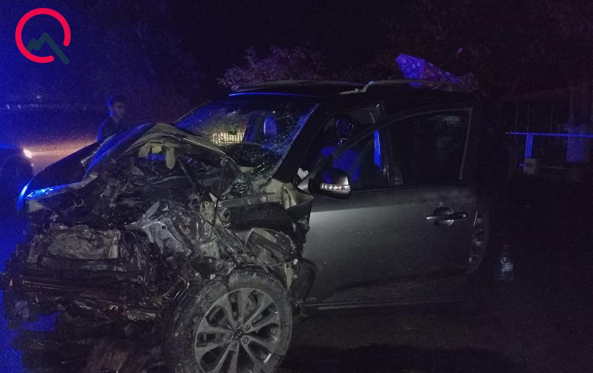 Avtomobil qum topasına çırpıldı, sürücü öldü