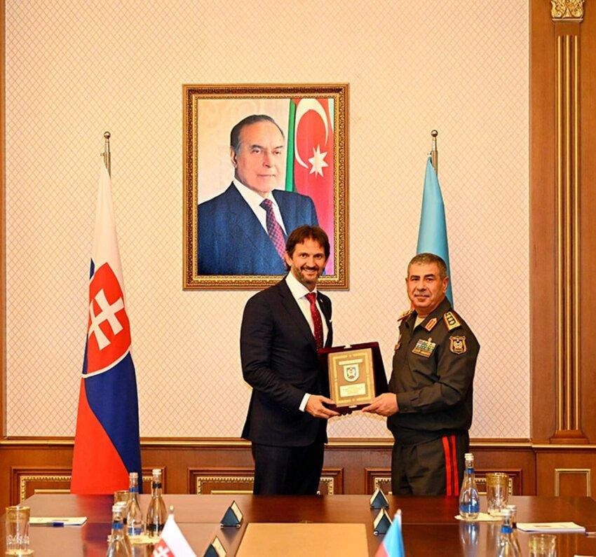 Zakir Həsənov Robert Kalinakla bu məsələləri müzakirə etdi