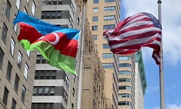 Azərbaycan bayrağı - Nyu York səmasında!