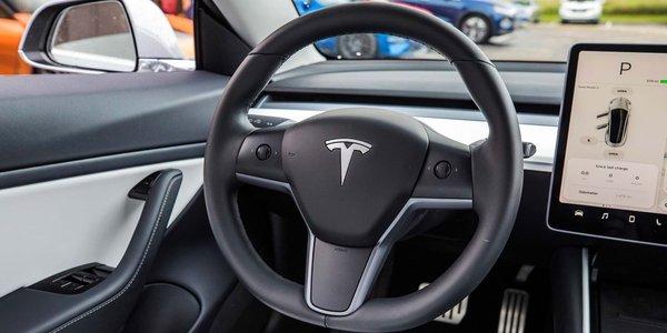 Qazaxda "Tesla" aşdı - ANBAAN VİDEO