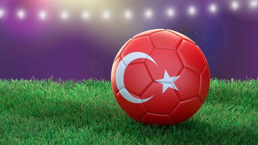 Türkiyə minlələrlə futbolçuya qadağa qoydu