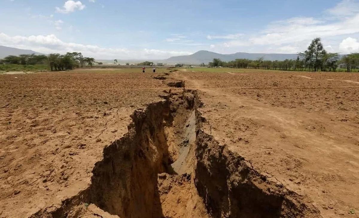 Afrika iki yerə bölünür: Yeni okean yaranacaq – FOTO