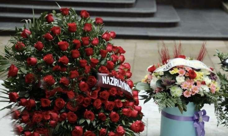Milli Qəhrəmanın anası vəfat etdi - FOTO