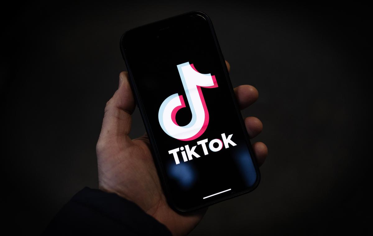 32 yaşlı kişi qadını təhqir etdi, qızının videosunu "TikTok"da PAYLAŞDI