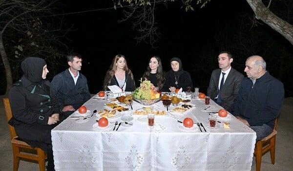 Leyla və Arzu Əliyevalar Pəncəli Teymurovun ailəsini ziyarət etdi