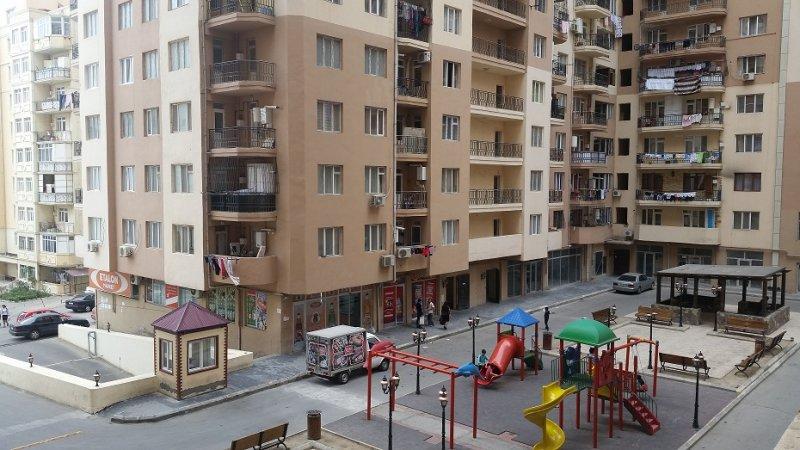 8-ci mərtəbədən yıxılan oğlan öldü 8-ci mərtəbədən yıxılan oğlan öldü