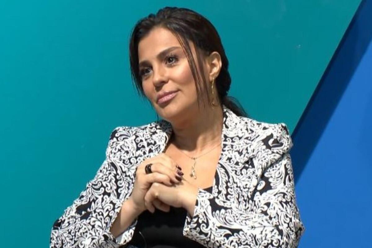 "Deyirlər ki, 21 ci əsrdir, bunun geyindiyinə bax"