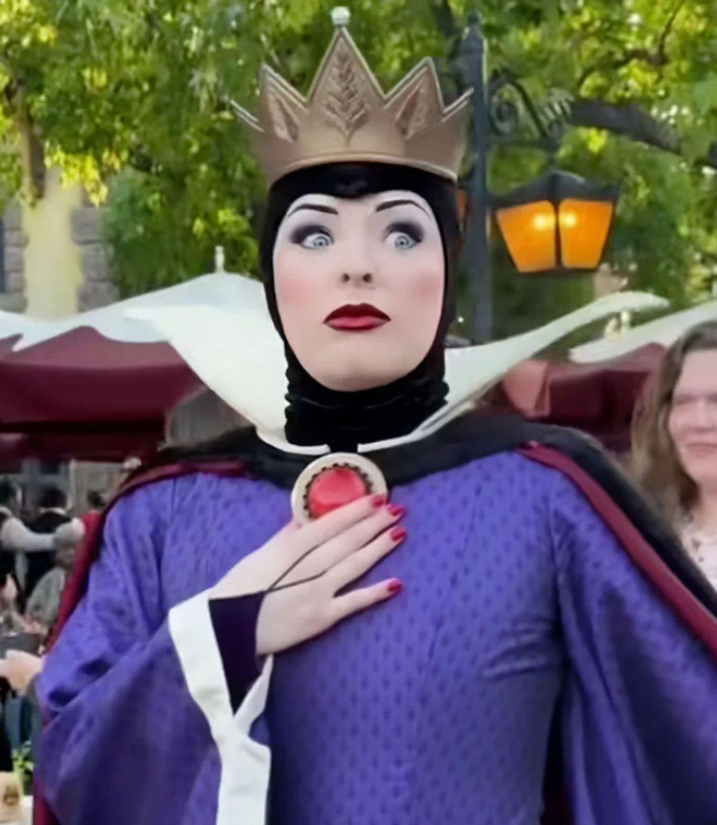 "Disneyland"ın ulduzu işdən çıxarıldı