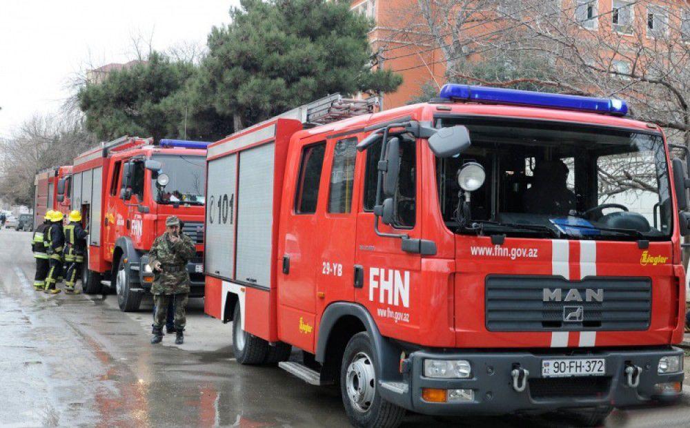 "Sahil" metrostansiyası yaxınlığında yanğın başladı