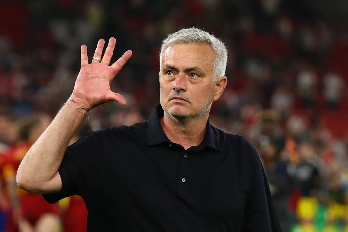Bu futbolçular Mourinyonun "qara siyahı"sına düşdü
