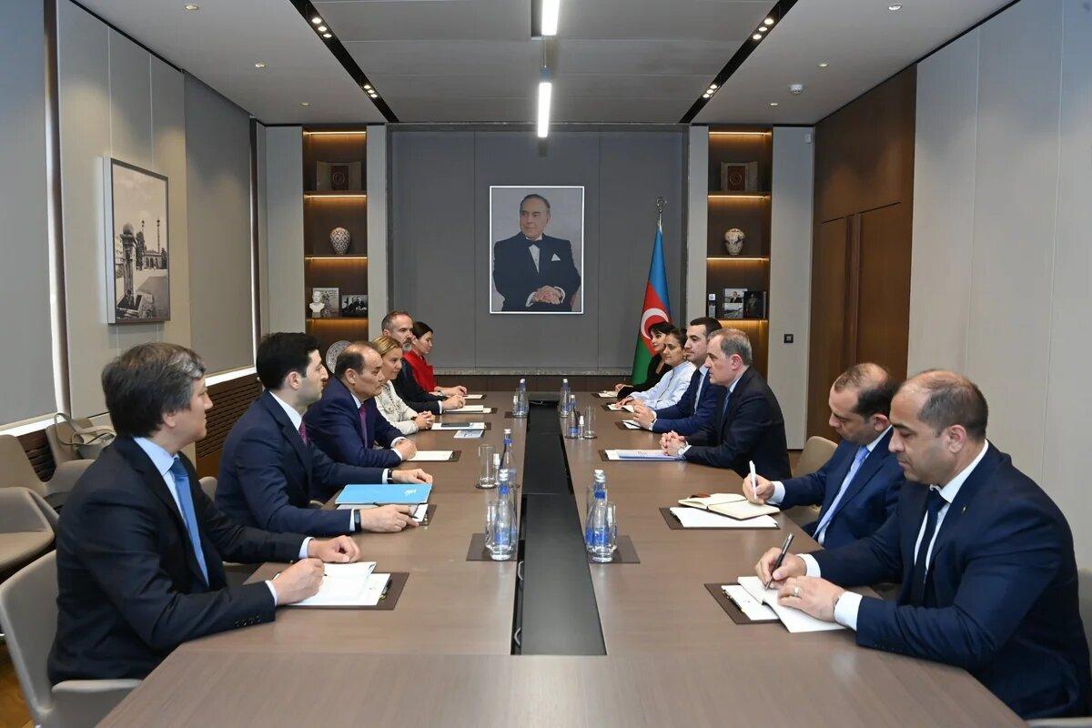 Ceyhun Bayramov Bağdad Amreyevi qəbul etdi Ceyhun Bayramov Bağdad Amreyevi qəbul etdi