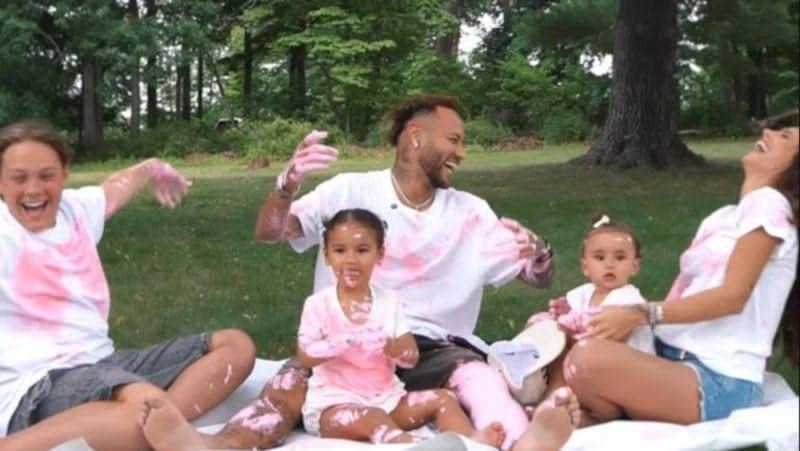 Neymar 5-ci dəfə ata olacaq Neymar 5-ci dəfə ata olacaq