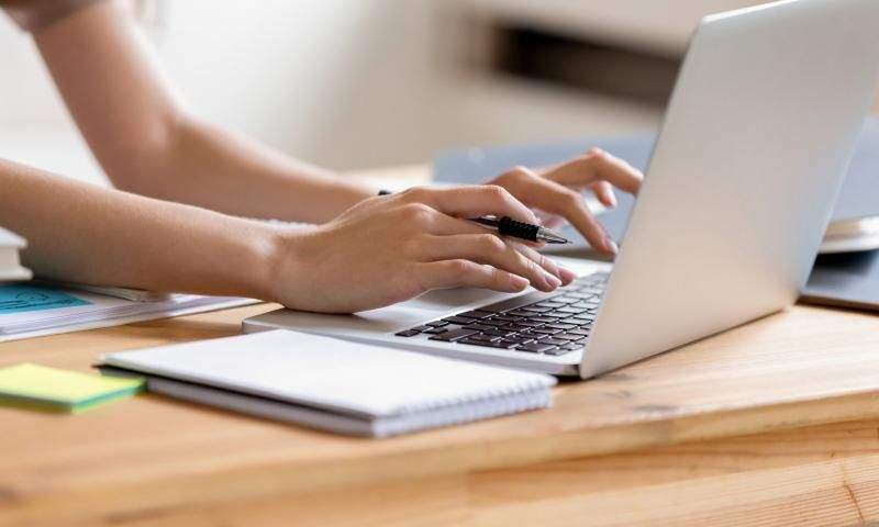 Bəzi ixtisaslarda 1 yerə 13 nəfər sənəd verib Bəzi ixtisaslarda 1 yerə 13 nəfər sənəd verib