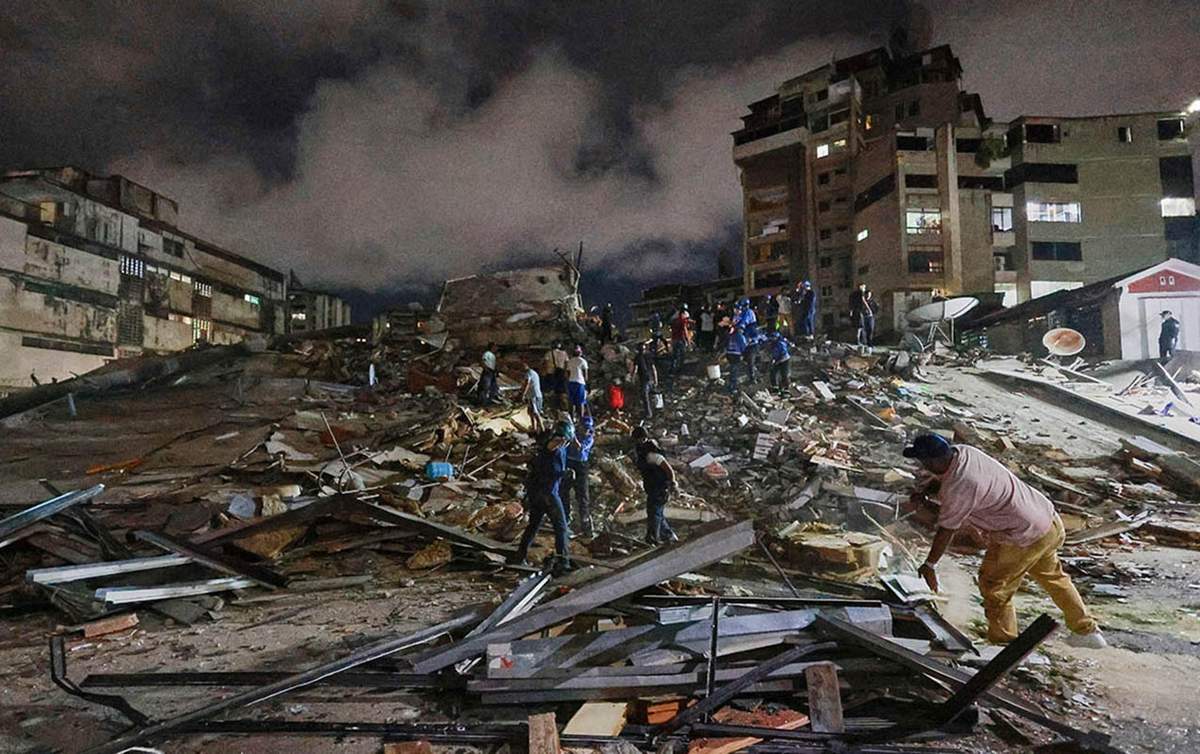 Venesuelada 7 günlük matəm elan edildi Venesuelada 7 günlük matəm elan edildi